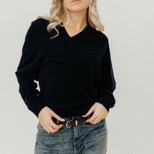 Tibi Washable Cashmere Warp V-Neck Pullover in Navy